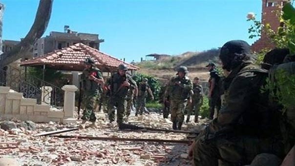 الجيش السوري ورجالات المقاومة يتقدمون من الجهة الغربية للزبداني باتجاه وسط المدينة