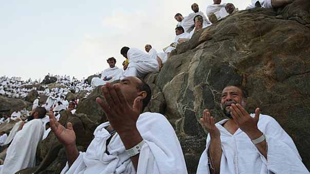حجاج بيت الله الحرام ينهون أعمال يوم عرفة
