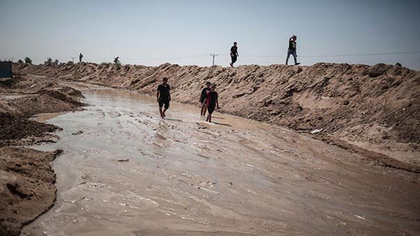 مصر تُغرق &rsquo;أنفاق غزة&rsquo; بمياه البحر .. وأوساط فلسطينية تحذر من اشتداد الحصار