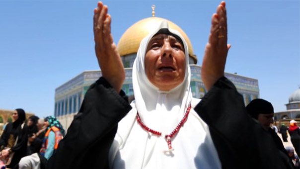 &rsquo;المرابطون&rsquo; في القدس رغم الحظر