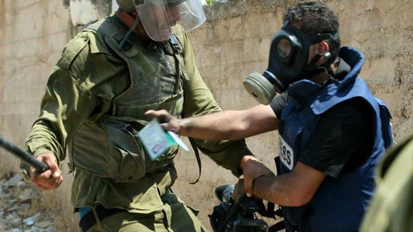 90 اعتداءً على الصحفيين الفلسطينيين من قبل الاحتلال خلال تشرين الأول/ أكتوبر