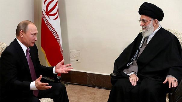 الإمام الخامنئي مستقبلاً بوتين: للحذر من مساعي أميركا لتحقيق ما فشلت عنه عسكرياً في سوريا بالسياسة
