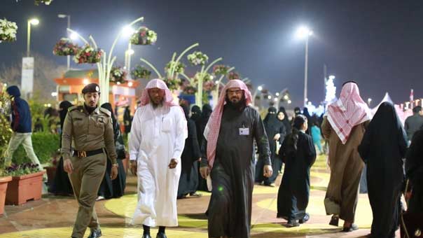 السلطات السعودية تمنع مظاهر الإحتفال بعيد الميلاد