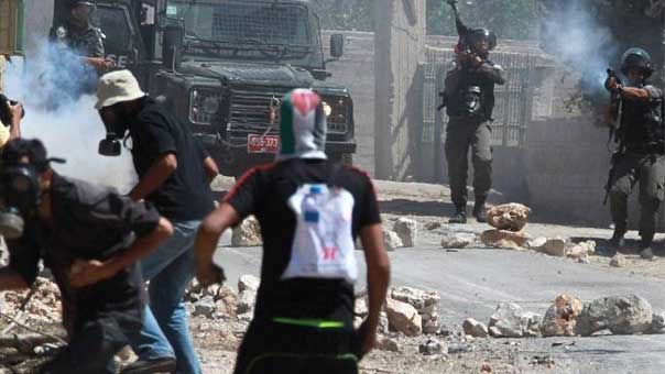 مواجهات بين فلسطينيين وقوات العدو... الفلسطينيون يشيعون الشهيد بسيم صلاح