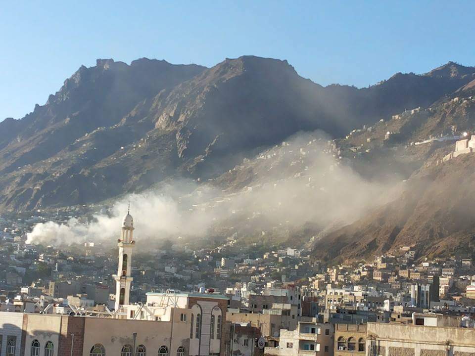 الجيش اليمني يبدأ عامه بالسيطرة على مواقع استراتيجية في تعز