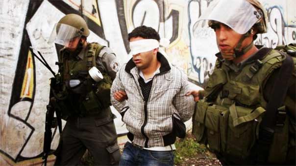 الاحتلال يعتقل 18 فلسطينياً ويهدم مسجداً في النقب  