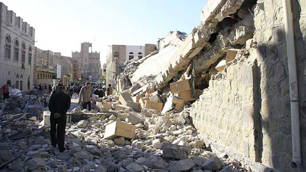 العدوان السعودي يُمعن في ضرب بنية الاقتصاد اليمني.. وعشرات الشهداء والجرحى في غارات متفرقة في صنعاء