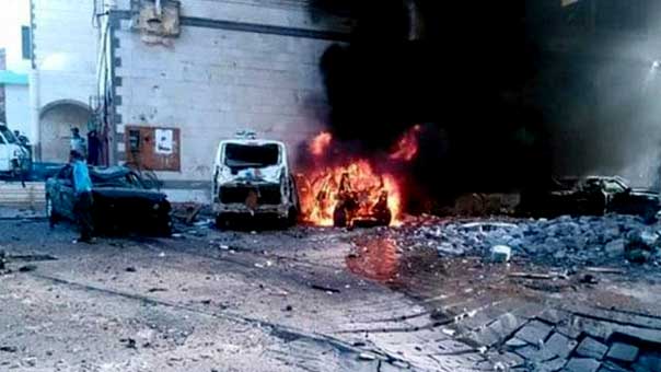 اليمن : سقوط جبل الدود الاستراتيجي بجيزان..و&rsquo;داعش&rsquo; تتبنى تفجير قصر المعاشيق بعدن