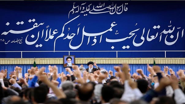 الإمام الخامنئي: الولايات المتحدة تتحايل وتتلاعب وتمارس سياسة الترهيب ضدنا