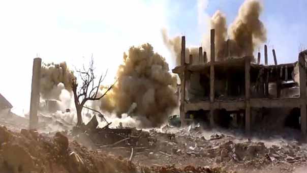طيران &rsquo;التحالف&rsquo; يقتل 5 أطفال وامرأة في ريف حلب الشمالي واستمرار الاقتتال بين الجماعات المسلحة