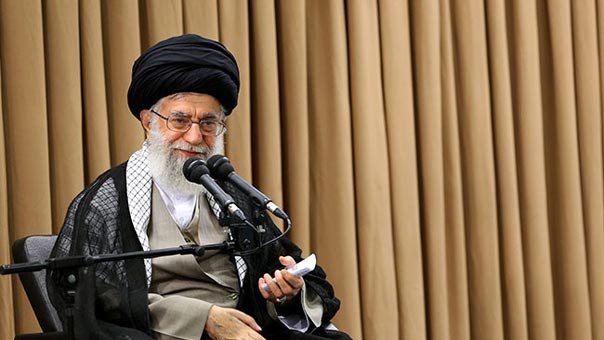 الإمام الخامنئي: إذا مزّق الاميركيون الاتفاق النووي فاننا سنحرقه