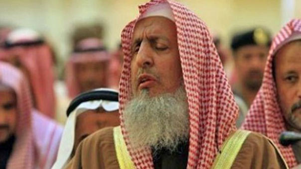 مفتي السعودية يحذر من التعرض للمسؤولين أو تقديم النصح لهم