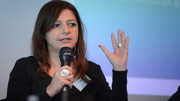 حنين غدار في مشهد واحد مع باحث اسرائيلي: أين الحكومة اللبنانية؟