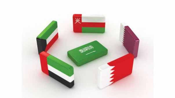 الخليج لا يزال يواجه تداعيات انخفاض أسعار النفط