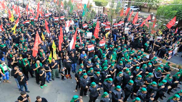 المسيرة العاشورائية لجمهور المقاومة في ضاحية بيروت الجنوبية تطلق شعار &rsquo;لبيك يا يمن&rsquo; 