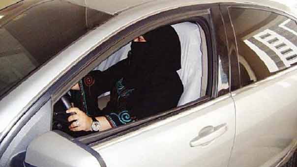 مجلس الشورى السعودي يأمر بمنع قيادة المرأة للسيارة