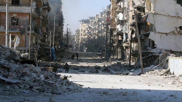 حميميم: خروج نحو 9 آلاف مدني من أحياء حلب ومساعدات إنسانية روسية جديدة لسوريا