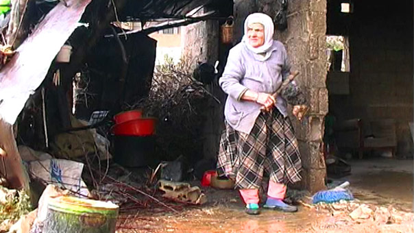 &rsquo;جامعة الحطب&rsquo; .. والكهرباء مقطوعة