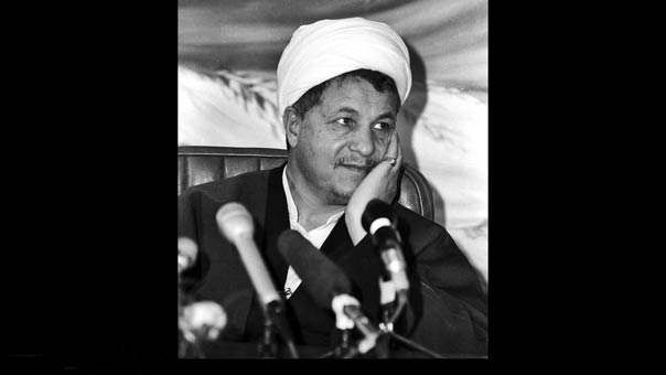 آية الله علي أكبر هاشمي رفسنجاني.. صوَر من التاريخ