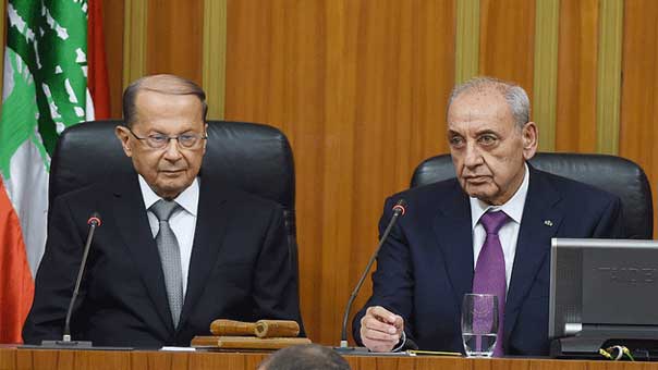 عون يؤكد التزامه &rsquo;خطاب القسم&rsquo;.. وبري يلاقيه: لم يفت الوقت لإقرار قانون انتخاب جديد