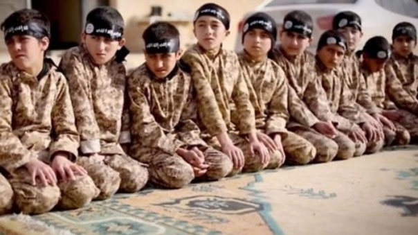 &rsquo;داعش&rsquo; يقطع أيادي الأطفال في الجانب الأيمن للموصل