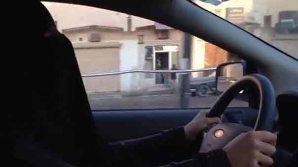 &rsquo;الشورى السعودي&rsquo; ينفي السماح للمرأة بقيادة السيارة