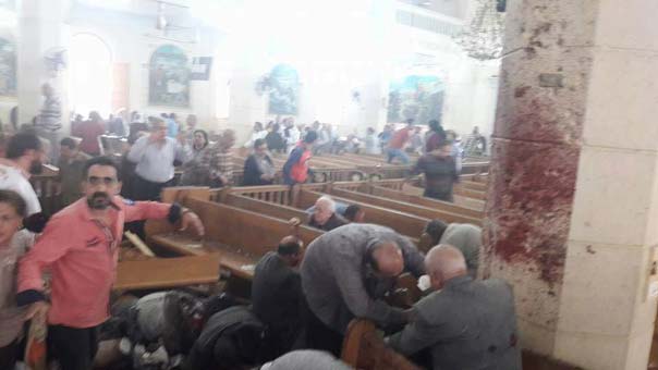 عشرات الضحايا والجرحى بتفجيرات استهدفت كنائس في طنطا والاسكندرية