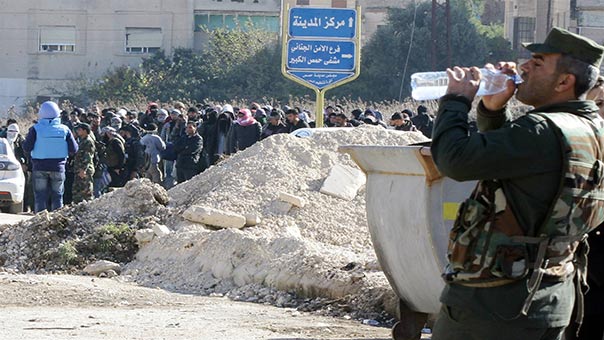  اكتمال إجراءات تنفيذ اتفاق حي الوعر في حمص وتسوية أوضاع 544 شخصاً