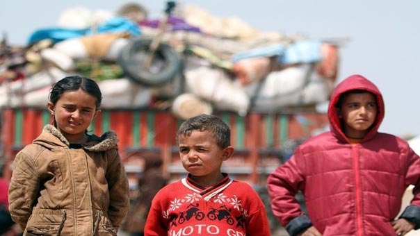آلاف النازحين يعودون إلى قراهم المحررة على ضفاف الفرات بريف حلب