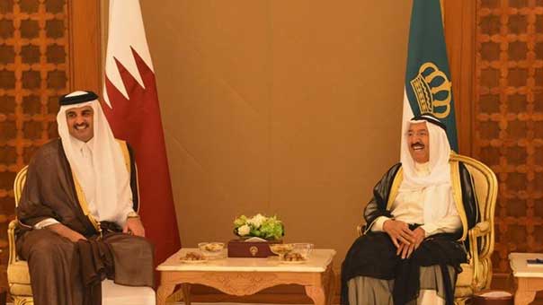 أمير قطر يختتم زيارته للكويت