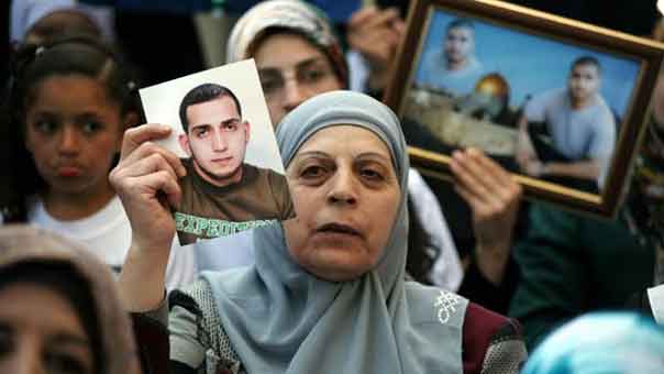 التصويبُ الصهيوني على مخصصات الأسرى والشهداء الفلسطينيين .. وجهٌ آخر لعنصرية الكيان