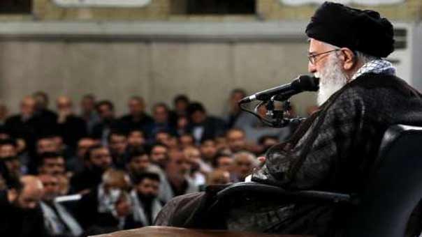 الإمام الخامنئي: ليعلم الجميع بأن الجمهورية الاسلامية صامدة بكل اقتدار وصلابة
