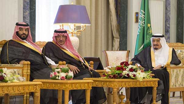 تداعيات الأوامر الملكية الأخيرة: تسريب تحذير لكبار أمراء آل سعود من تنصيب ابن سلمان على العرش