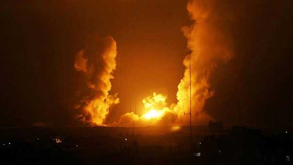 جيش الاحتلال يستهدف مواقع للمقاومة الفلسطينية و&rsquo;حماس&rsquo; تحمّله تبعات حماقته