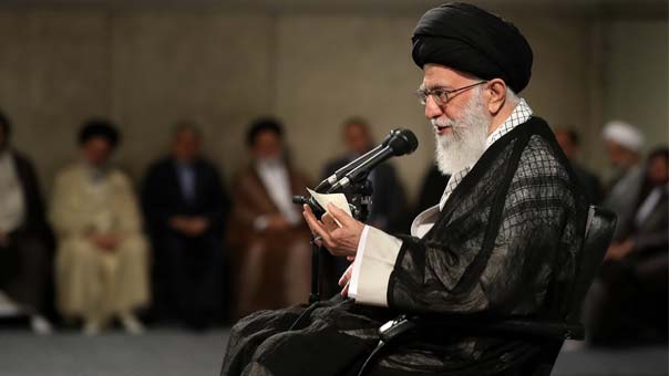 الإمام الخامنئي: الحج هو المكان الأمثل لبيان الموقف تجاه المسجد الأقصى والوجود الأمريكي الشرير في المنطقة