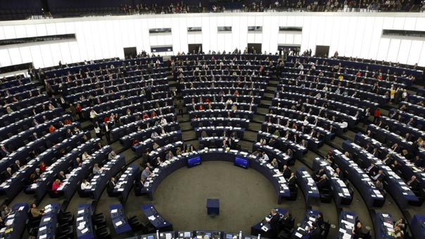 البرلمان الأوروبي يتبنى قراراً يدعو لحظر بيع السلاح للسعودية بسبب انتهاكاتها في اليمن

