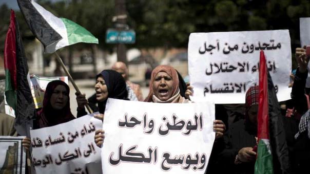 &rsquo;حماس&rsquo; تضع قطار المصالحة الفلسطينية على السكة.. ومراقبون يُوصون &rsquo;فتح&rsquo; بخطوات مماثلة 