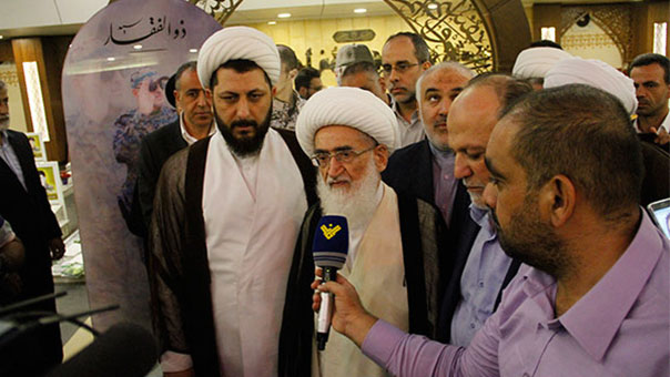 آية الله الهمداني زار روضة شهداء المقاومة الاسلامية