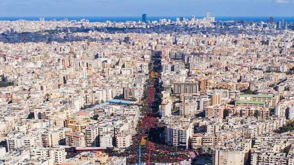 طوفان بشري في الضاحية الجنوبية..بالدموع والقبضات &rsquo;ما تركناك يا حسين&rsquo;