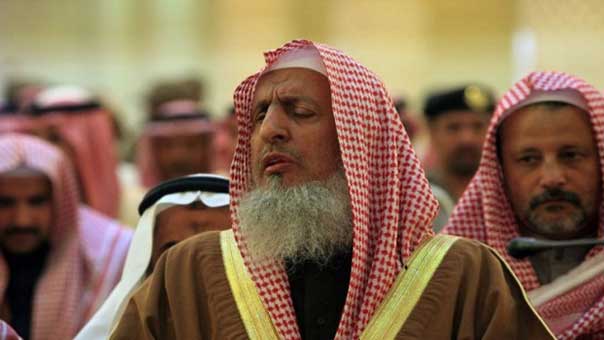 كبار علماء السعودية: فتاوى وتشريعات بحسب أهواء الحاكم