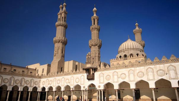 الأزهر يرفض استفتاء كردستان والحكومة العراقية ترحّب بموقفه