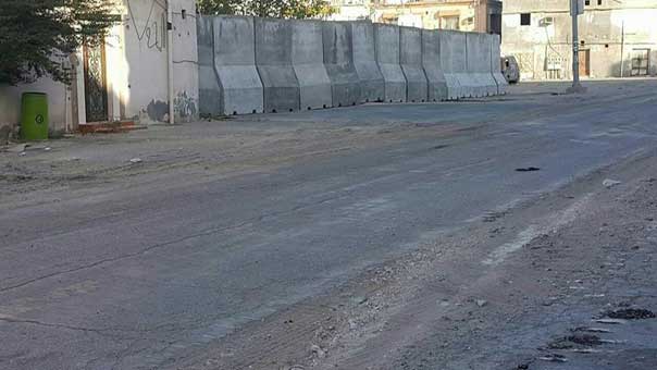 حصار العوامية مستمر.. الحواجز تُضيق الخناق على حياة الأهالي