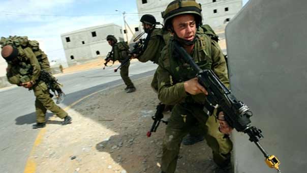 الاحتلال يعتقل عشرات الفلسطينيين من قرية العيساوية غالبيتهم من الأطفال

