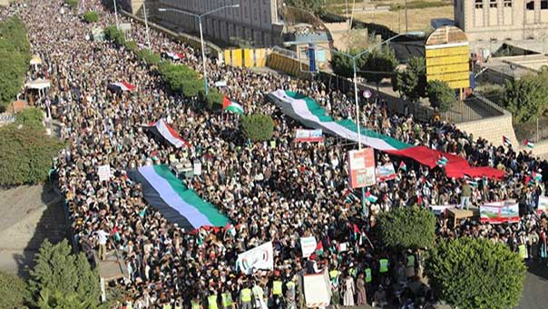 اليمن: جماهير حاشدة في صنعاء دعمًا للقضية الفلسطينية في الذكرى المئوية لوعد بلفور المشؤوم