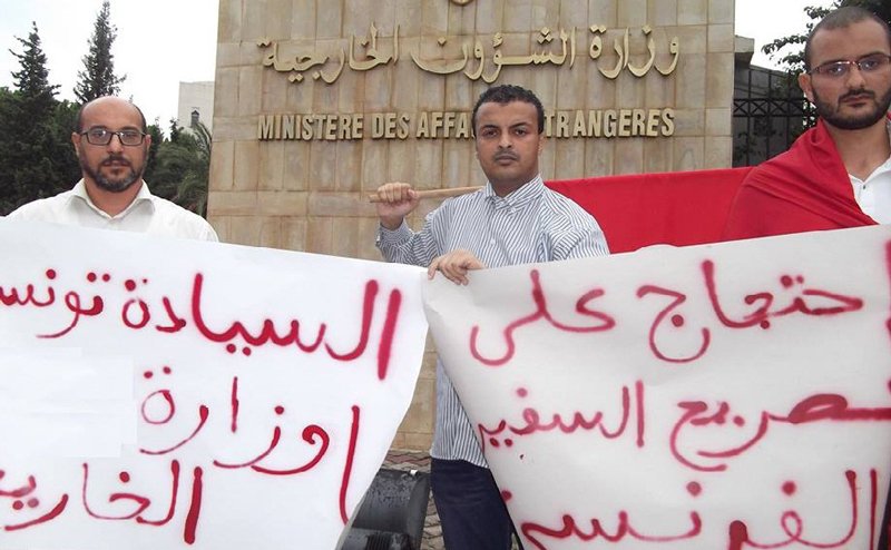 سلوك السفير الفرنسي لا يعجب التونسيين!