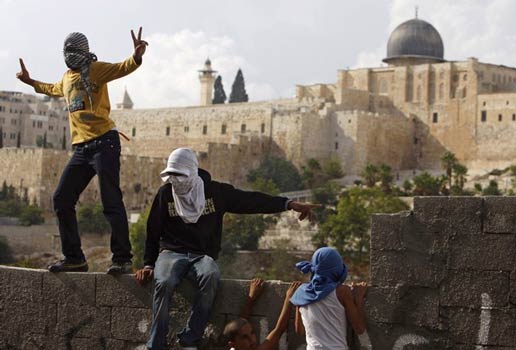 &rsquo;اسرائيل هيوم&rsquo;: يريدون الهدوء في القدس والضفة ويتخوفون من التصعيد