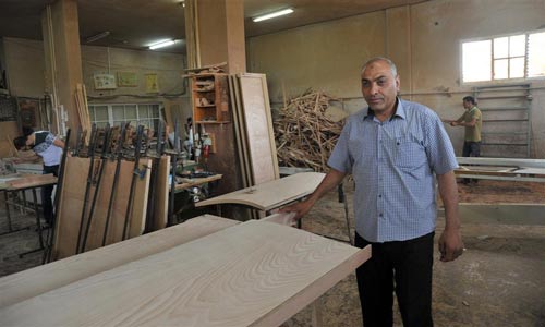 العراقيل &rsquo;الإسرائيلية&rsquo; تتهدد قطاع الأثاث في غزة