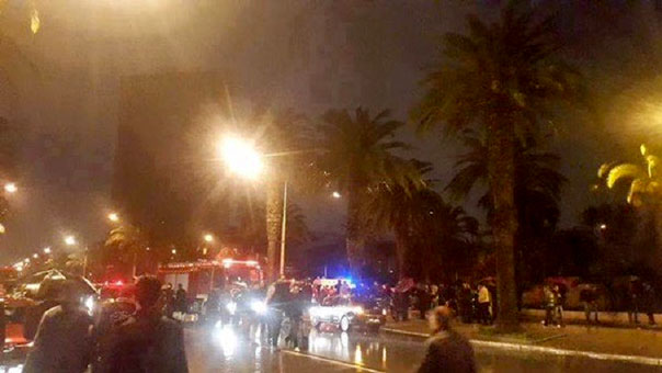 تونس.. مقتل 12 عنصرا من الأمن في انفجار حافلة بالعاصمة والسبسي يعلن حالة الطوارئ
