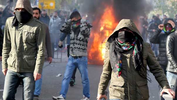 مقتل شخصين في اشتباكات بين محتجين أكراد والشرطة التركية في ديار بكر