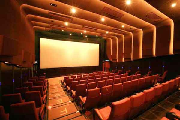 السعودية: هيئة الإعلام المرئي تنفي السماح ببناء دور سينما في المملكة